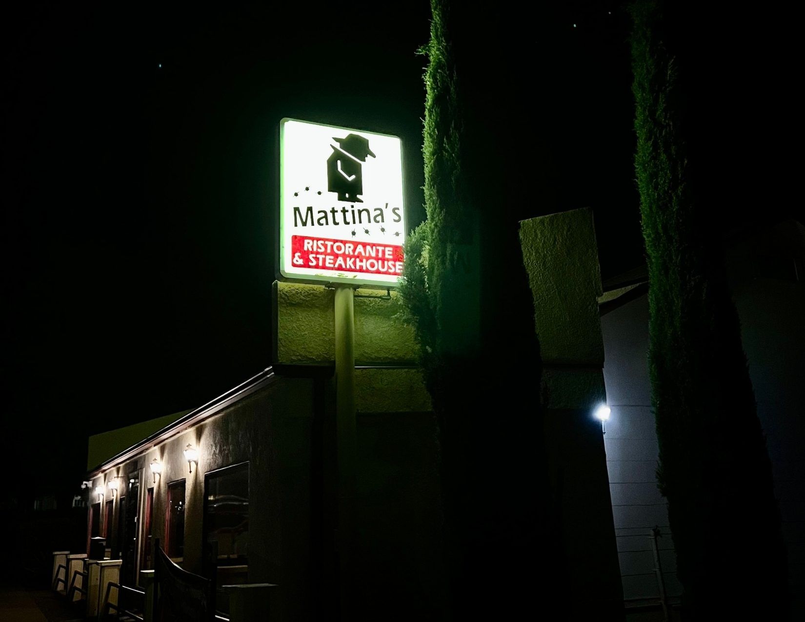 Neon Sign outside of Mattina's Ristorante Italiano in Kingman Arizona