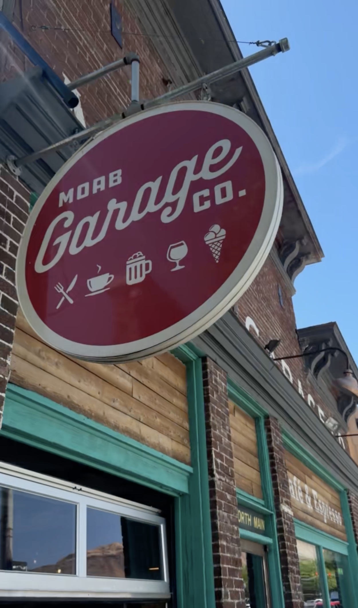 THE ULTIMATE GUIDE TO EXPLORING MOAB, UTAH